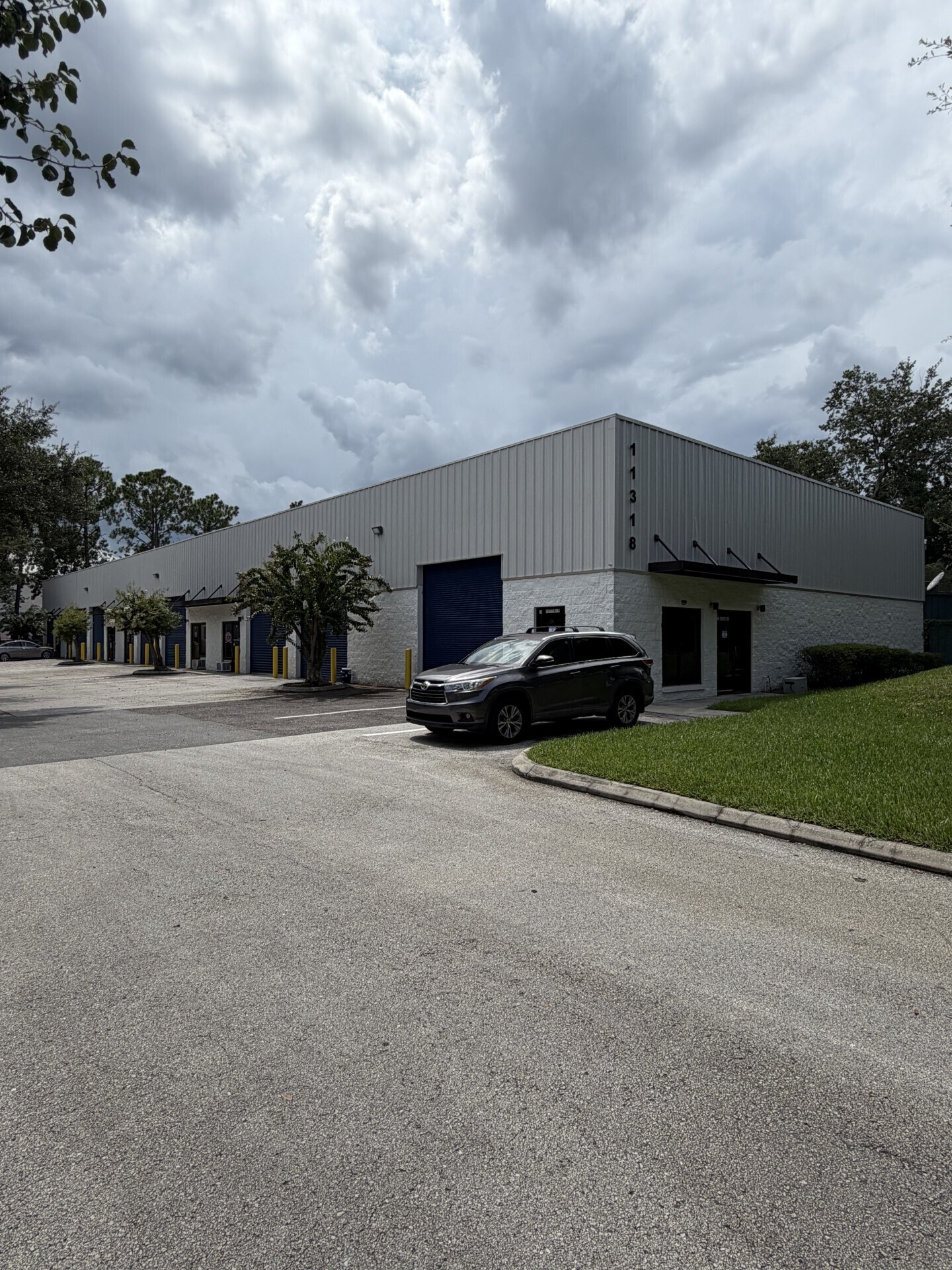 11318 Distribution Ave W, Jacksonville, FL à louer Photo de l’immeuble– Image 1 sur 2