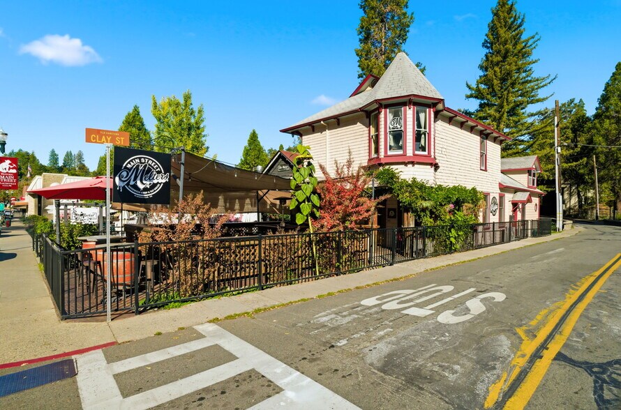 589 Main St, Placerville, CA à vendre - Photo de l’immeuble – Image 1 sur 12