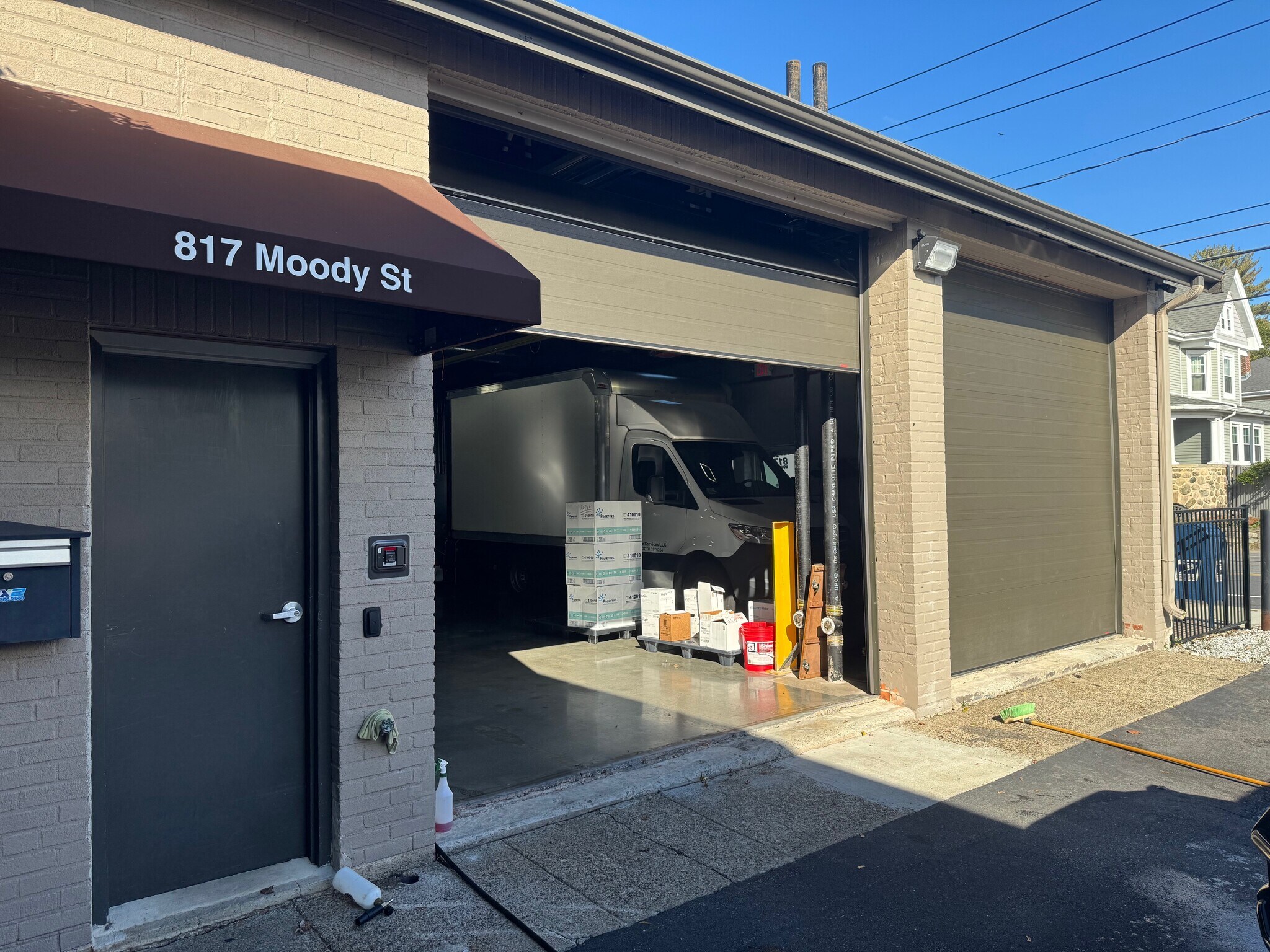 817 Moody St, Waltham, MA à louer Photo de l’immeuble– Image 1 sur 6