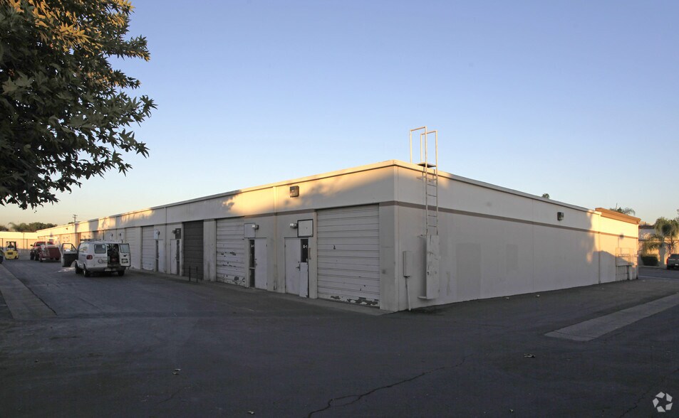 940 S Placentia Ave, Placentia, CA à louer - Photo de l’immeuble – Image 2 sur 2