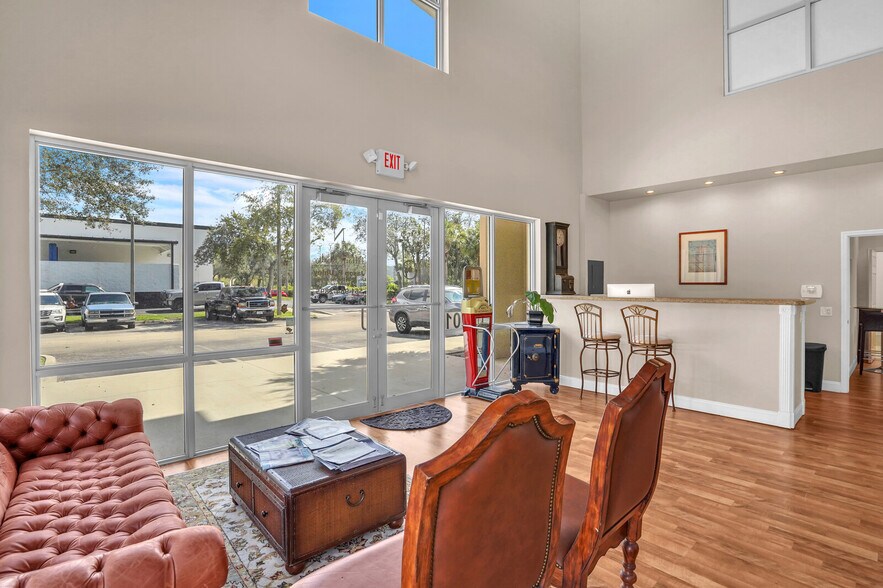 10101 Lantana Rd, Wellington, FL à louer - Hall d’entrée – Image 3 sur 34