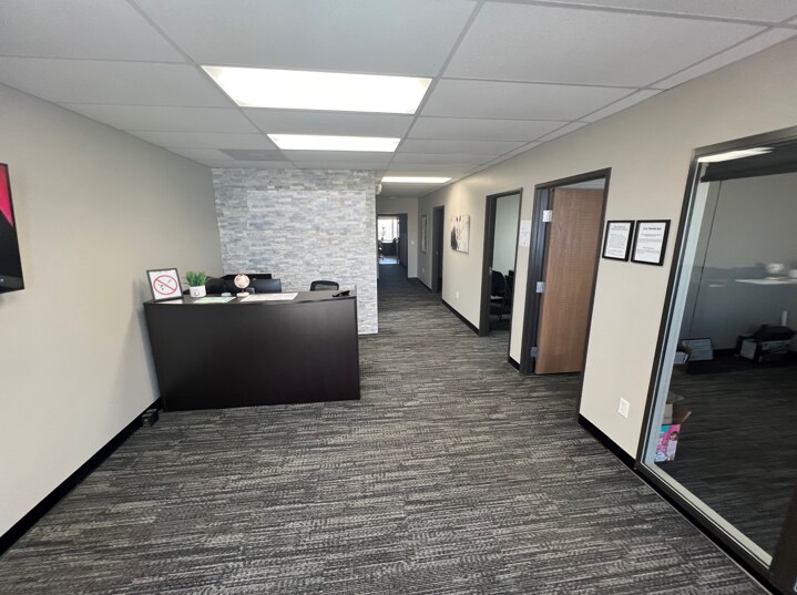 22105-22123 W 83rd St, Shawnee, KS à louer - Photo intérieure – Image 2 sur 13
