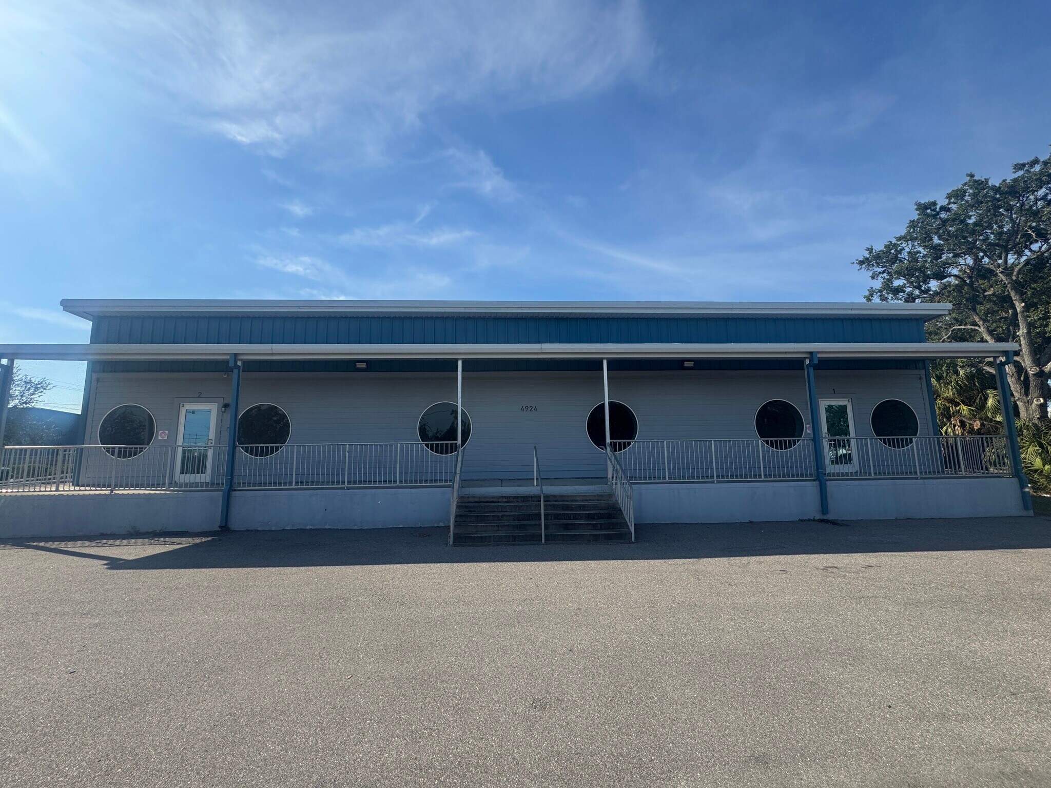 4908 Denver St, Tampa, FL à louer Photo principale– Image 1 sur 4