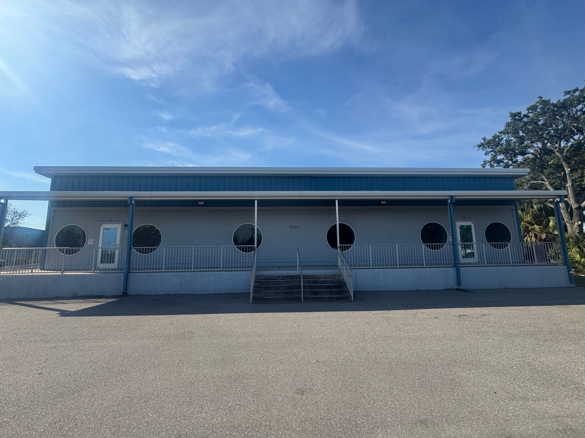 4924 Denver St, Tampa, FL à louer Photo principale– Image 1 sur 4