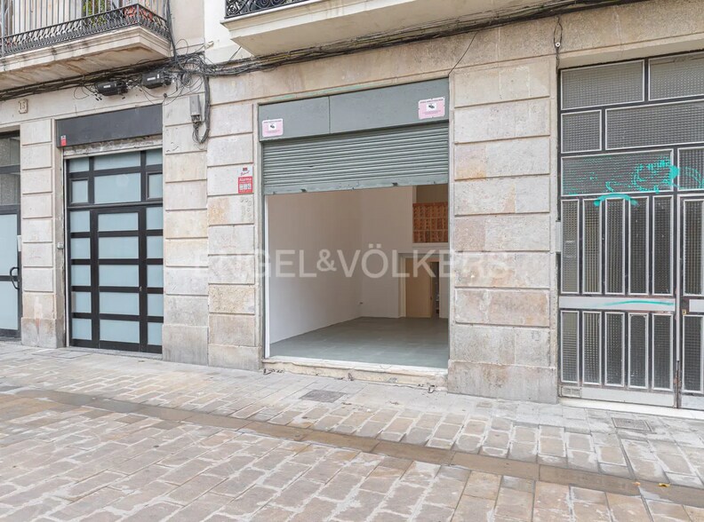 Immeuble residentiel dans Barcelone, Barcelona à vendre - Photo de l’immeuble – Image 3 sur 3