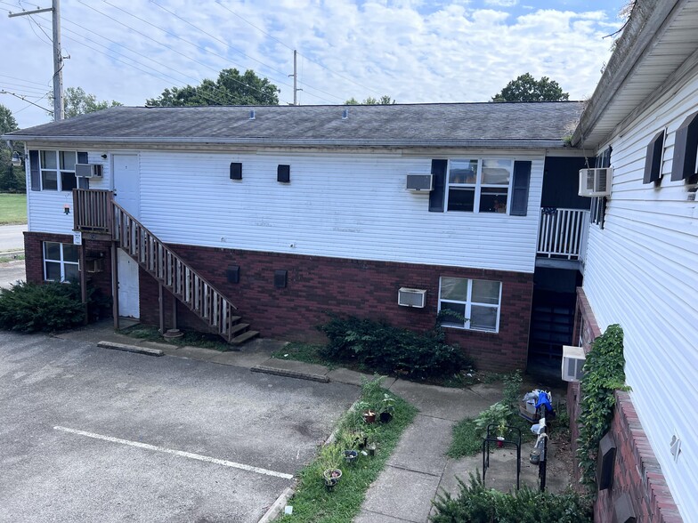 514 S Wall St, Carbondale, IL à vendre - Photo de l’immeuble – Image 3 sur 9