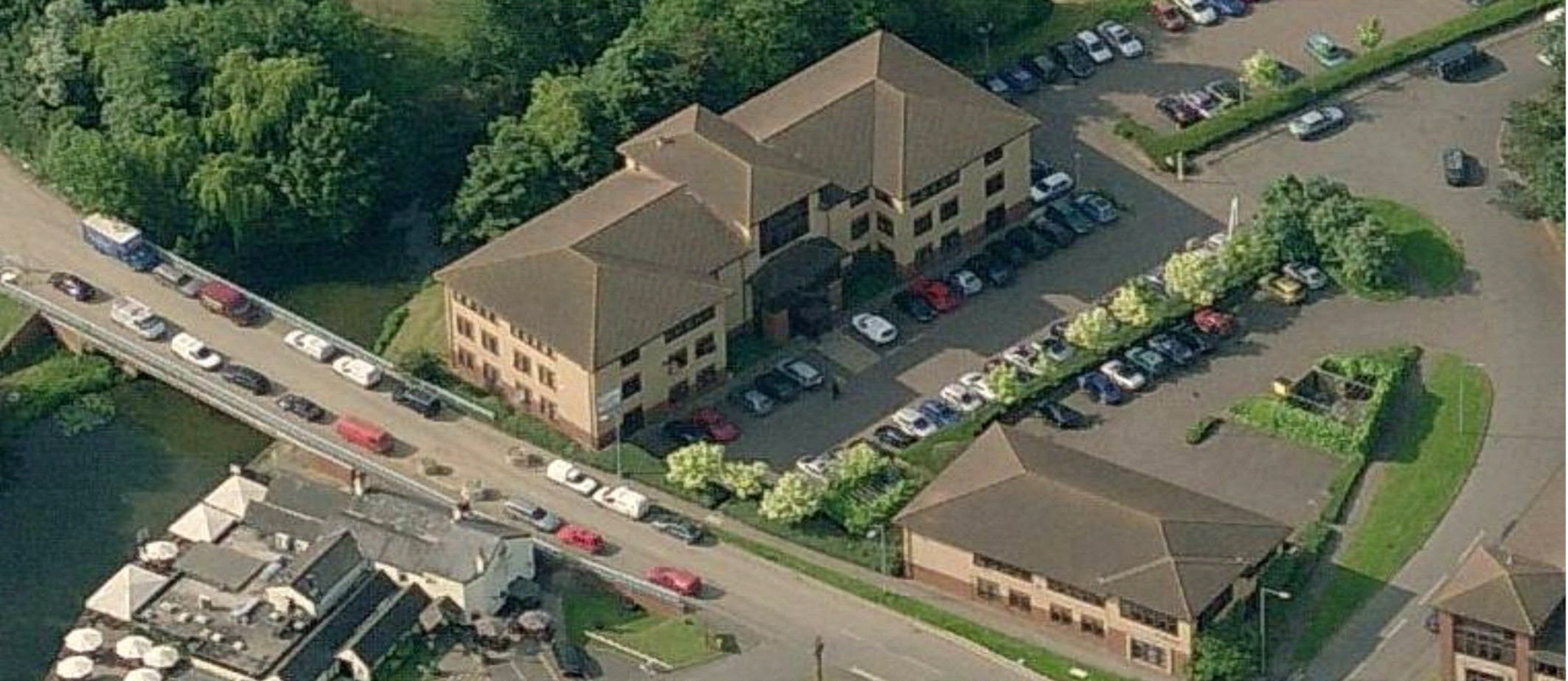 Rushmills, Northampton à louer Photo principale– Image 1 sur 3