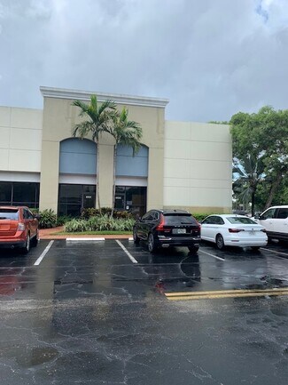 Plus de détails pour 674-692 S Military Trl, Deerfield Beach, FL - Industriel/Logistique à louer