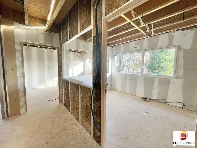 Bureau dans Mont-Saint-Aignan à louer - Photo intérieure – Image 3 sur 6