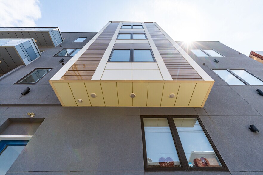 1654 Ridge Ave, Philadelphia, PA à vendre - Photo principale – Image 1 sur 25