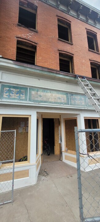 Plus de détails pour 108 Broadway, Newburgh, NY - Local commercial à louer