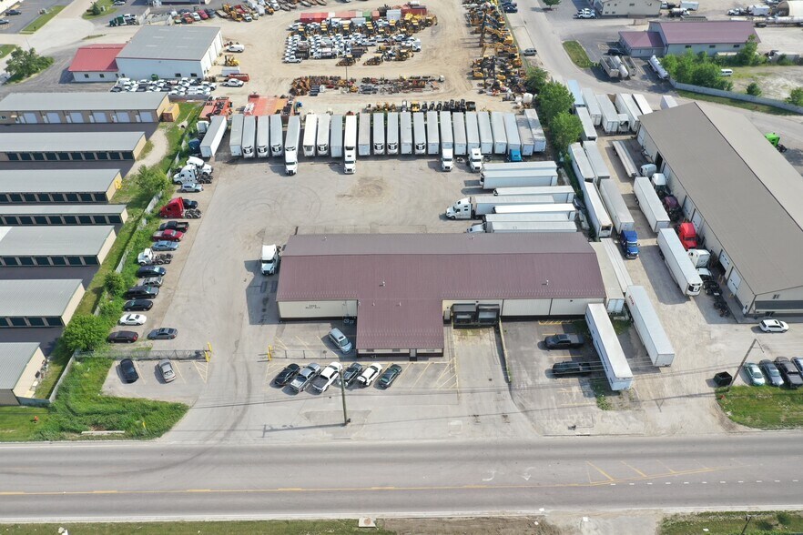 2250 Moen Ave, Rockdale, IL à louer - Photo de l’immeuble – Image 1 sur 28