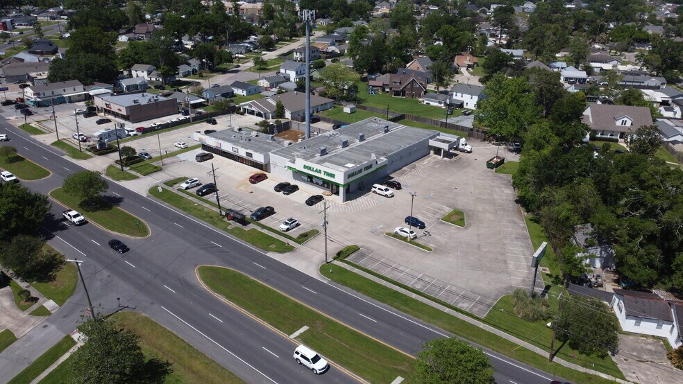 8225-8233 Jefferson Hwy, New Orleans, LA à vendre - Photo de l’immeuble – Image 2 sur 6