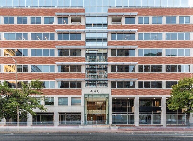 4401 N Fairfax Dr, Arlington, VA à louer - Photo de l’immeuble – Image 3 sur 12