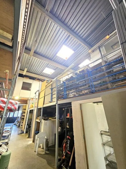 Local d'activités dans Fresnes à vendre - Photo de l’immeuble – Image 3 sur 23