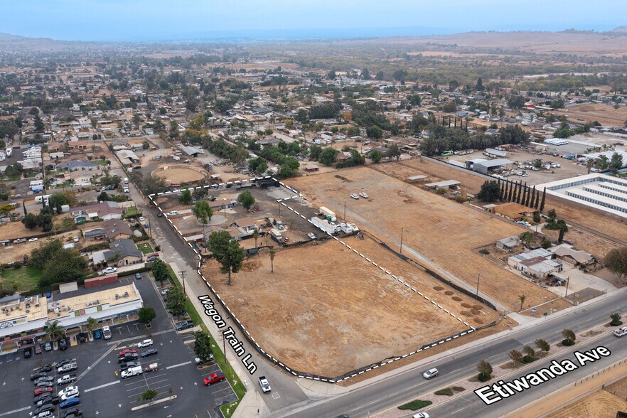 5930 Etiwanda Ave, Jurupa Valley, CA à vendre - Photo de l’immeuble – Image 1 sur 35