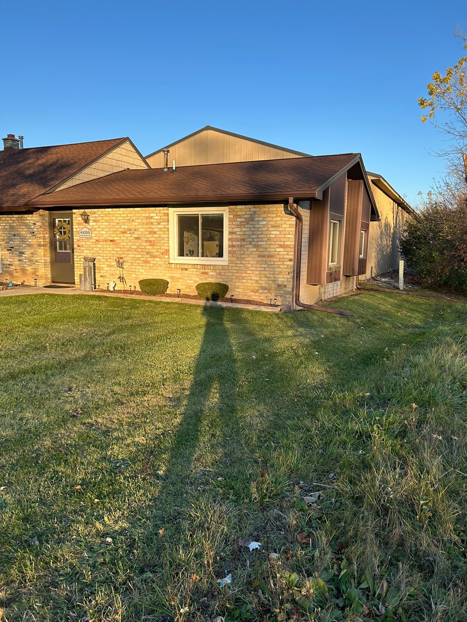 6420A S Howell Ave, Oak Creek, WI à louer Photo principale– Image 1 sur 17