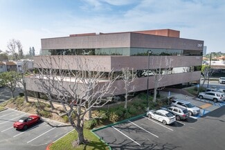 Plus de détails pour 17592 E 17th St, Tustin, CA - Bureau à louer