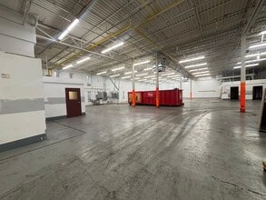 185 New Boston St, Woburn, MA à louer Photo intérieure– Image 2 sur 18