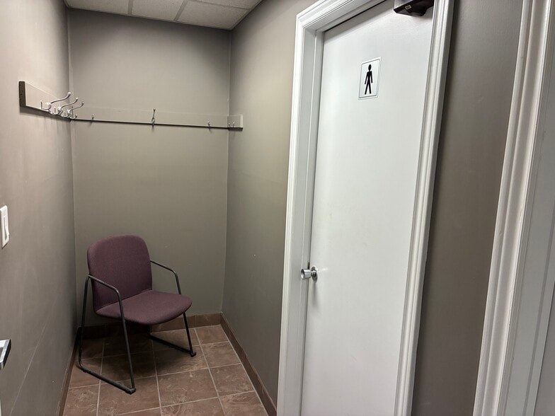 179 King St E, Oshawa, ON à louer - Photo intérieure – Image 3 sur 9