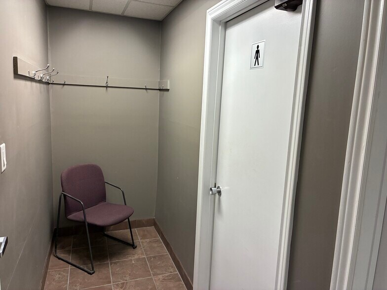 179 King St E, Oshawa, ON à louer - Photo intérieure – Image 3 sur 9