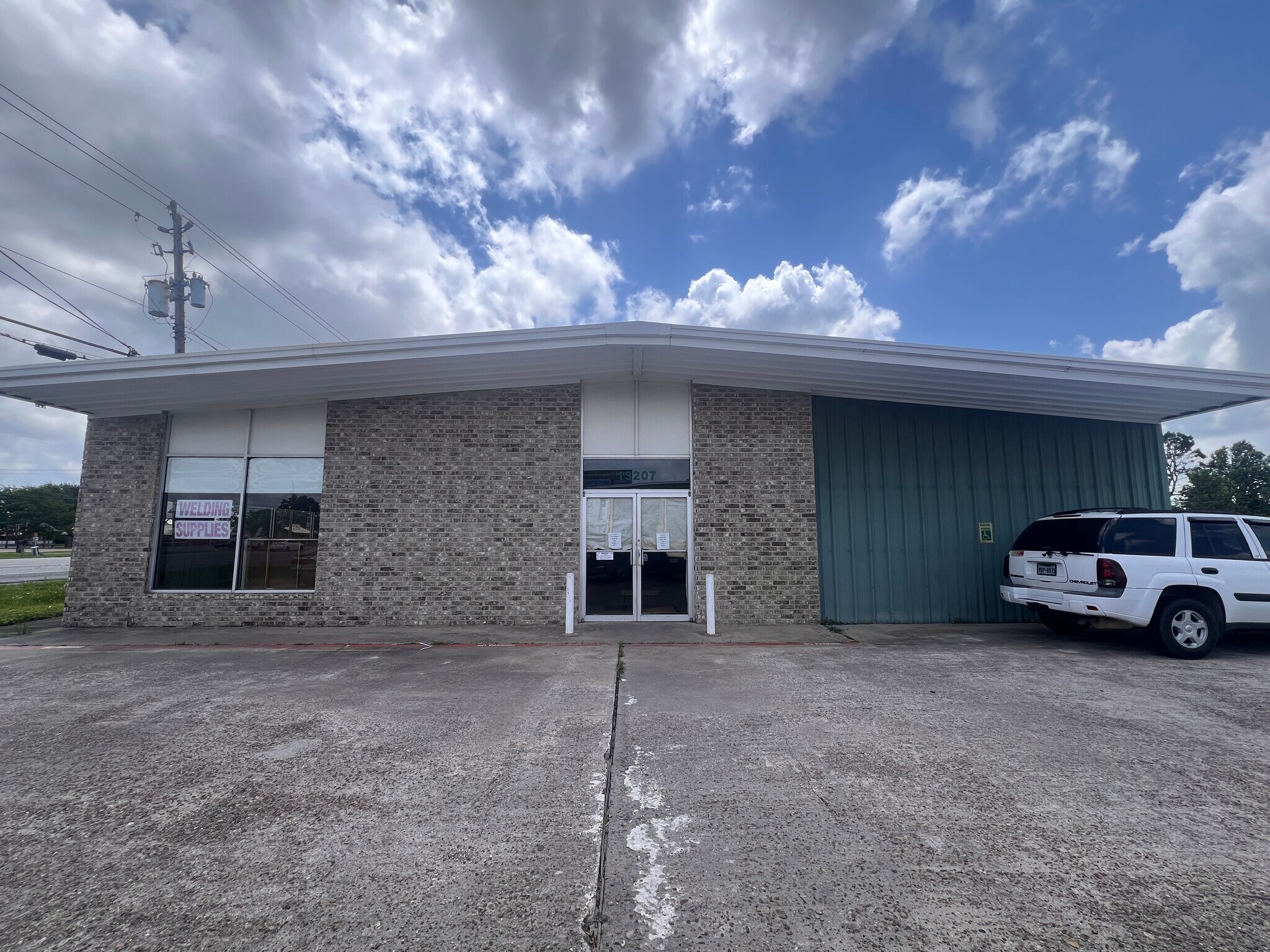 13207 Highway 6, Santa Fe, TX à louer Photo de l’immeuble– Image 1 sur 7