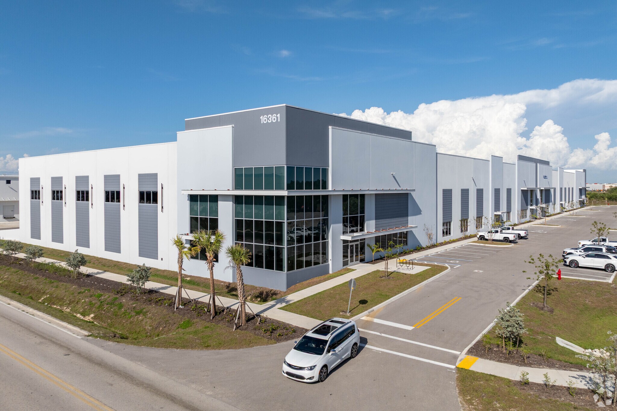16361 Lee Rd, Fort Myers, FL à louer Photo principale– Image 1 sur 6