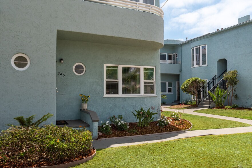 349-363 D Ave, Coronado, CA à vendre - Photo de l’immeuble – Image 3 sur 25