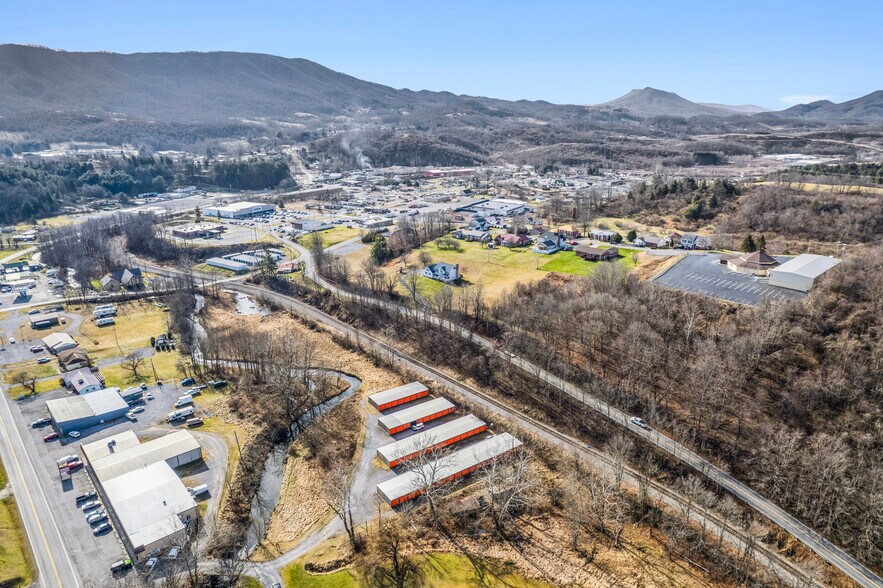 129 Goldwing Dr, North Tazewell, VA à vendre - Photo de l’immeuble – Image 3 sur 9