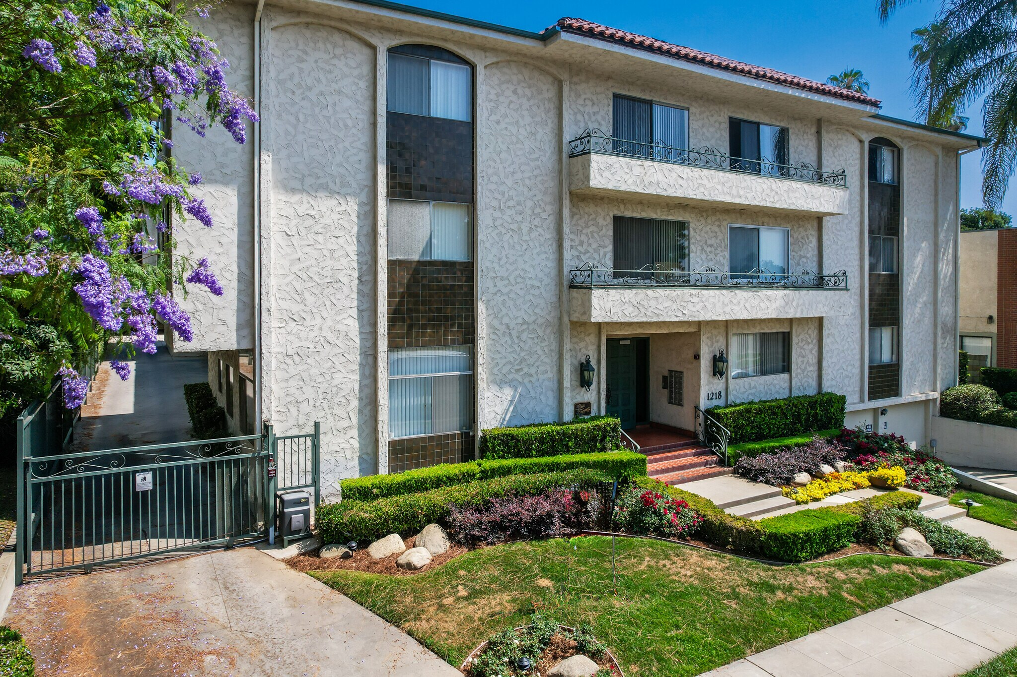 1218 Pine St, South Pasadena, CA à vendre Photo de l’immeuble– Image 1 sur 15