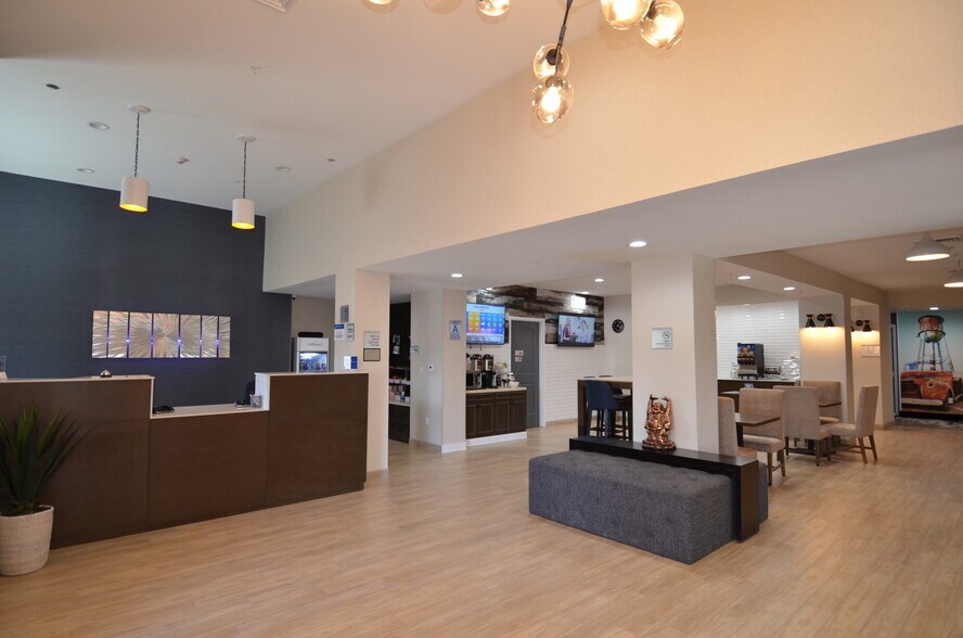 2565 Commerce Pky, Barstow, CA à vendre - Photo de l’immeuble – Image 2 sur 11
