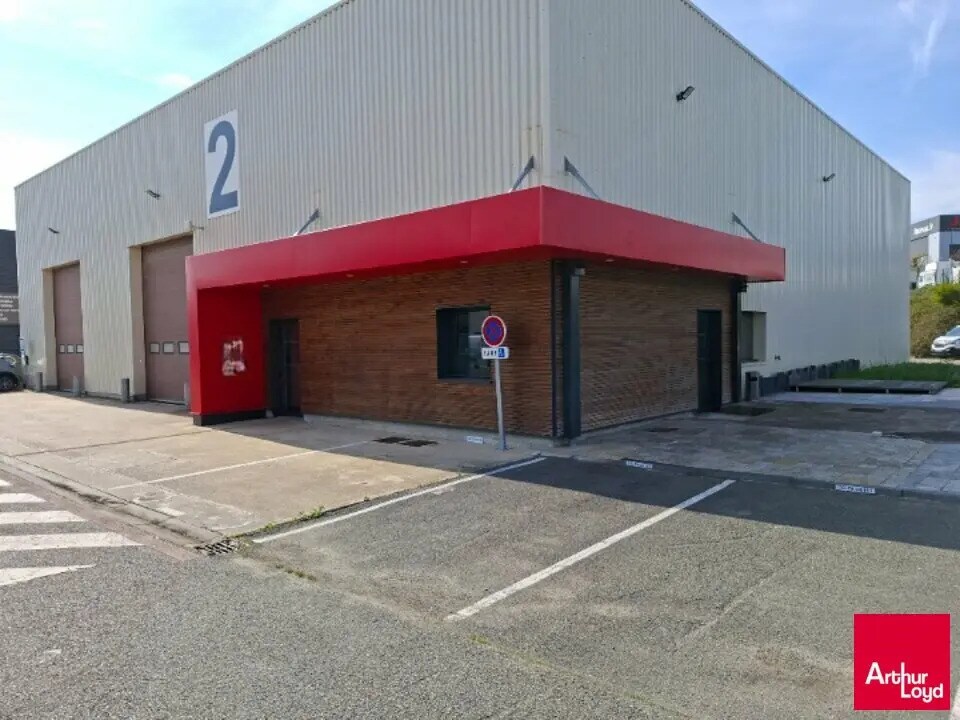 Local d’activités dans La Chapelle-Saint-Aubin à louer Photo de l’immeuble– Image 1 sur 3