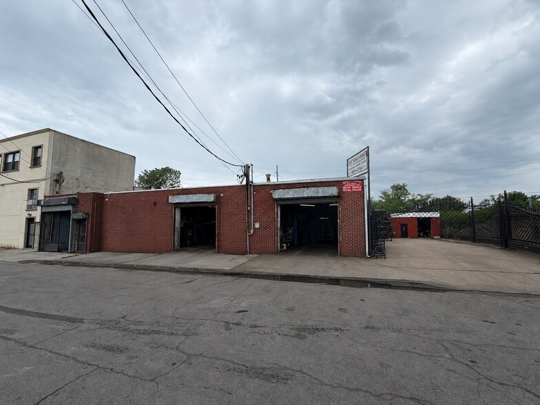 4230 Industrial Pl, Island Park, NY à vendre - Photo de l’immeuble – Image 2 sur 5