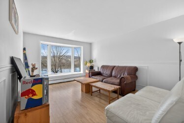 1151 Rue De L'esplanade, Sherbrooke, QC à vendre - Photo intérieure – Image 2 sur 5