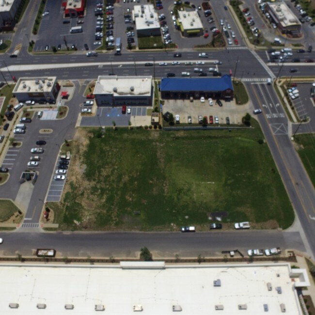 620 15th St E, Tuscaloosa, AL à vendre Photo principale– Image 1 sur 2