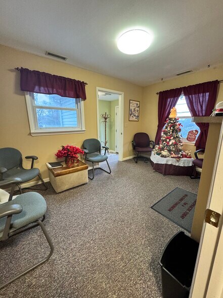 44 Pittstown Rd, Clinton Township, NJ à vendre - Photo de l’immeuble – Image 2 sur 19