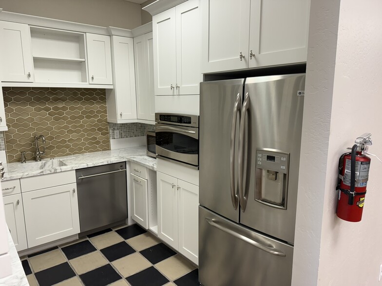 7655 E Redfield Rd, Scottsdale, AZ à louer - Photo de l’immeuble – Image 3 sur 23
