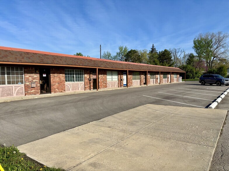 2737 E 56th St, Indianapolis, IN à vendre - Photo de l’immeuble – Image 2 sur 3