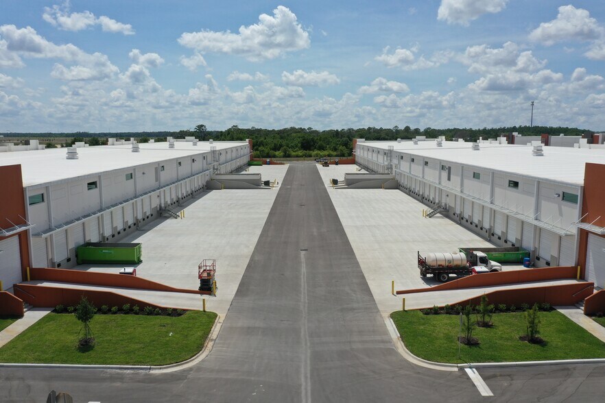 11600 Trade Park Way, San Antonio, FL à louer - Photo de l’immeuble – Image 3 sur 4