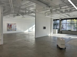 5103 W Adams Blvd, Los Angeles, CA à louer Photo intérieure– Image 1 sur 5