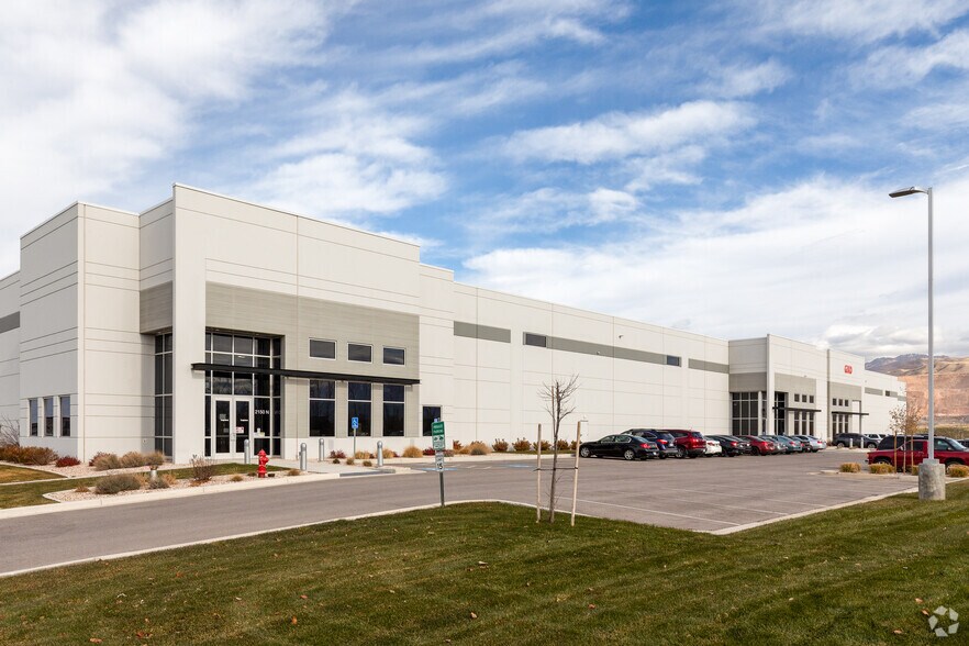 2150 N 2200 W, Salt Lake City, UT à louer - Photo principale – Image 1 sur 5
