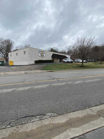 5100 Merriam Dr, Shawnee, KS à louer - Photo de l’immeuble – Image 3 sur 4