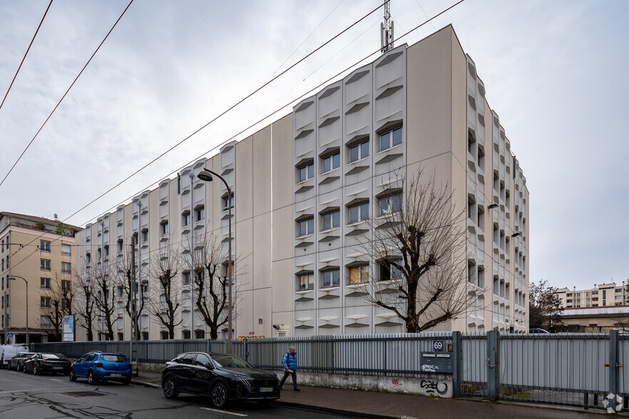 65-69 Rue Jacques-Louis Hénon, Lyon à vendre - Photo principale – Image 1 sur 20