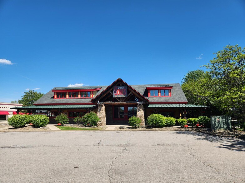 7725 Reynolds Rd, Mentor, OH à louer - Photo de l’immeuble – Image 3 sur 8