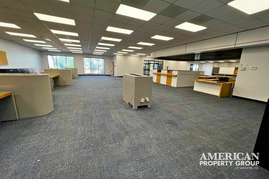 2100 S Tamiami Trl, Venice, FL à louer - Photo de l’immeuble – Image 2 sur 35