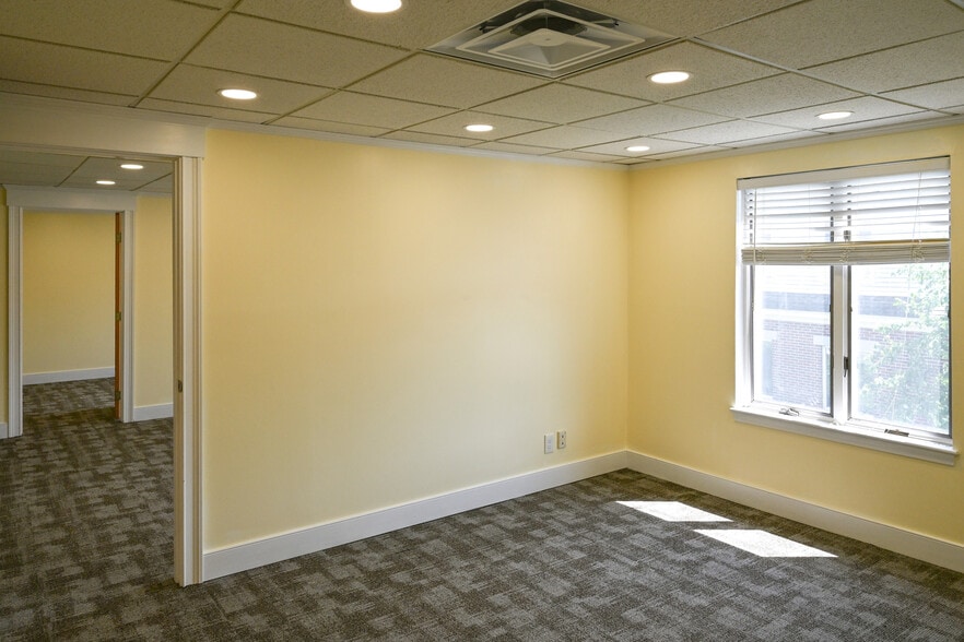 175 38-39 Derby St, Hingham, MA à louer - Photo de l’immeuble – Image 3 sur 15