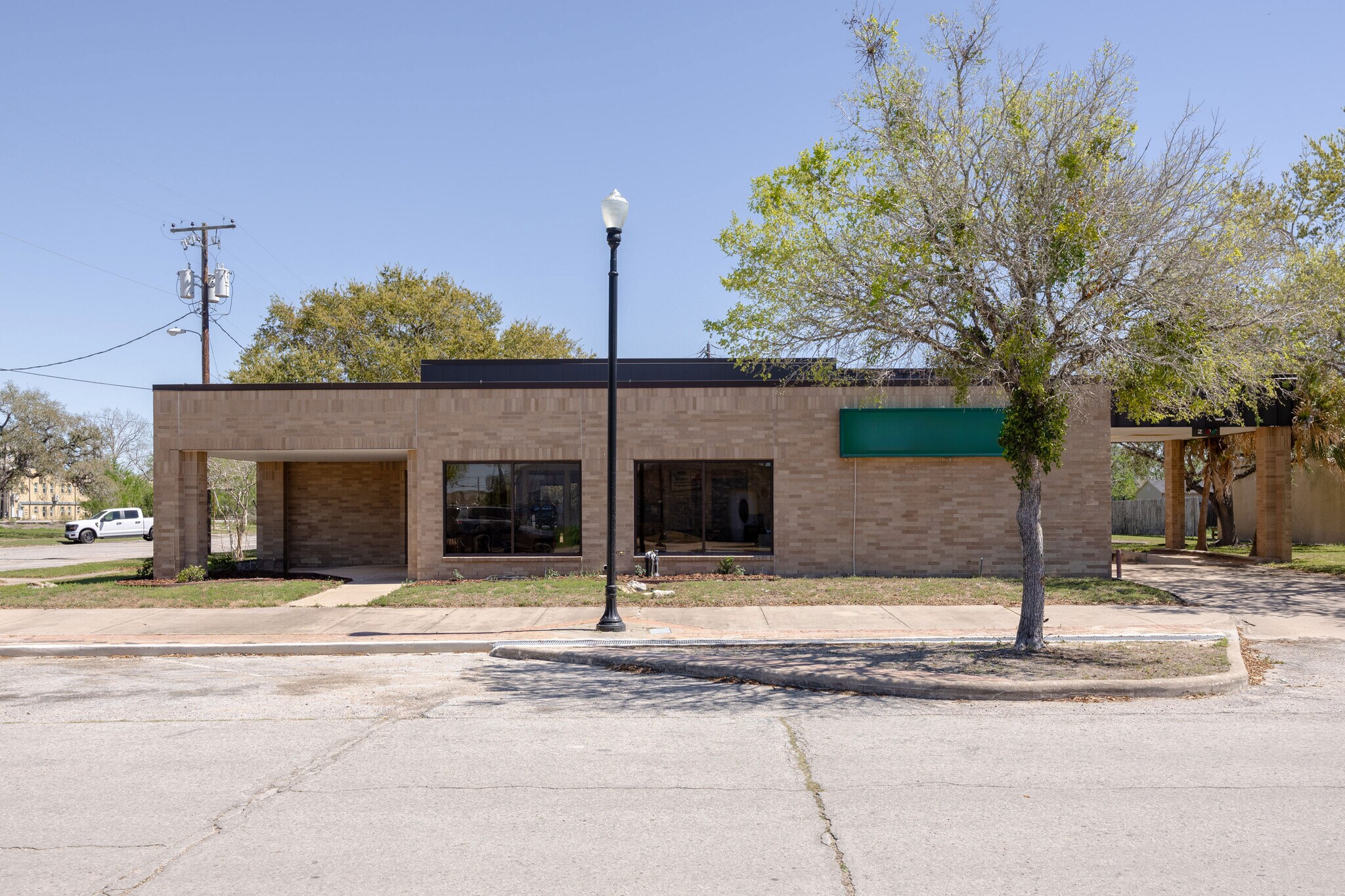 703 Commerce St, Refugio, TX à vendre Photo principale– Image 1 sur 32