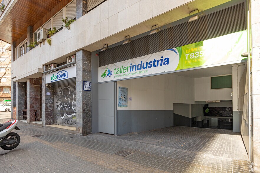 Carrer de la Indústria, 227, Barcelone, Barcelona à vendre - Photo de l’immeuble – Image 3 sur 4