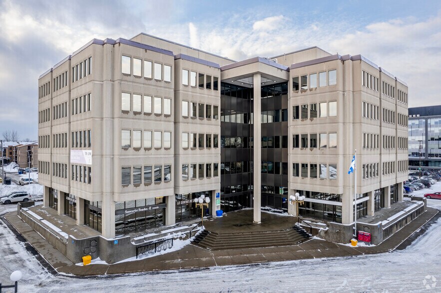 1700 Boul Laval, Laval, QC à louer - Photo de l’immeuble – Image 1 sur 5