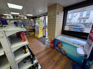 Plus de détails pour 1 Eastfield Rd, Slough - Local commercial à louer
